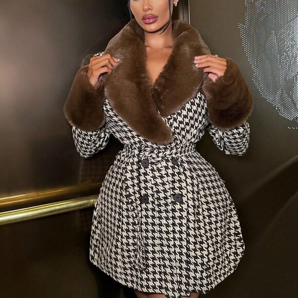 Houndstooth Print Fuzzy Collar Belted Overcoat - Picture 4 of 5